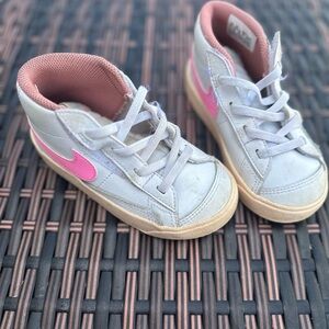 Nike Pink and Gray Sneakers Retro-Inspired Design
